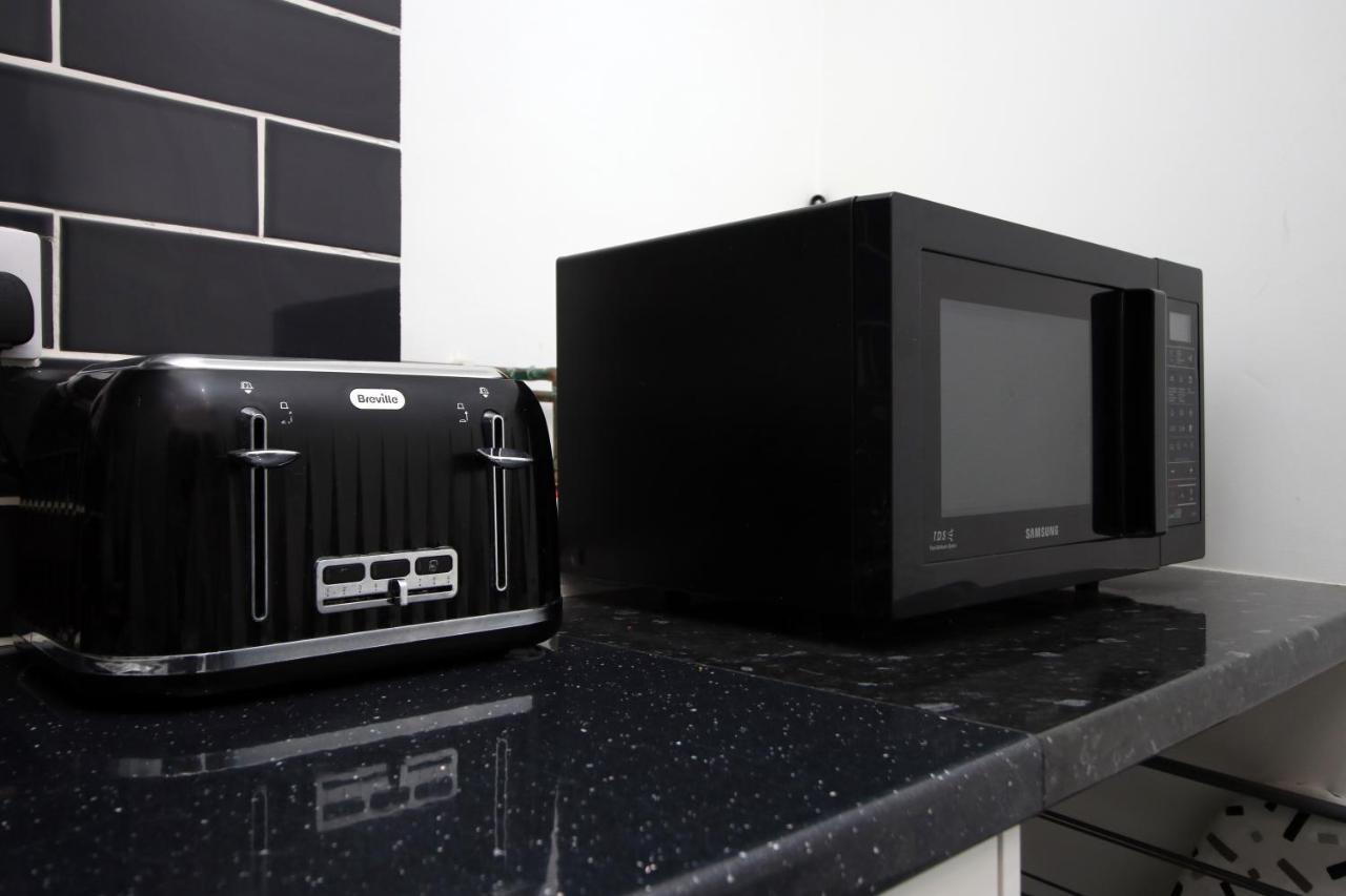 Ferienwohnung Executive Style 2 Bed Flat In Bridgend F2 Exterior foto