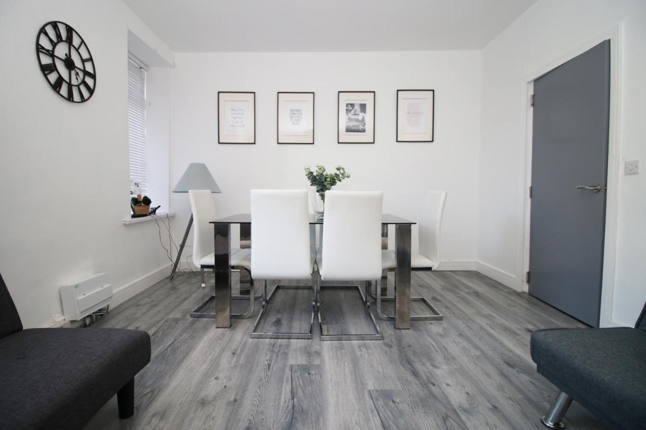 Ferienwohnung Executive Style 2 Bed Flat In Bridgend F2 Exterior foto